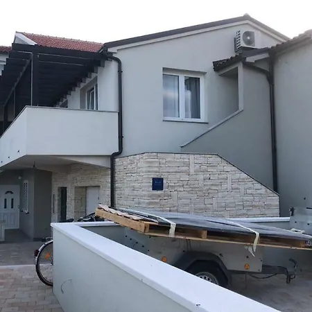 Apartment Ideal 2 *