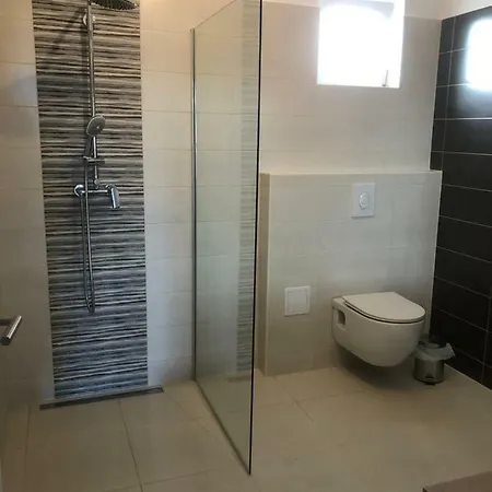 Ideal 2 Apartment *